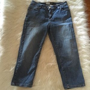 St. John’s bay  blue jeans capris. 4 pockets.
